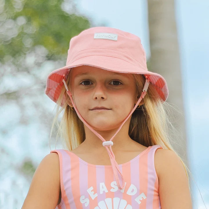 REVERSIBLE BUCKET HAT Flamingo Stripe